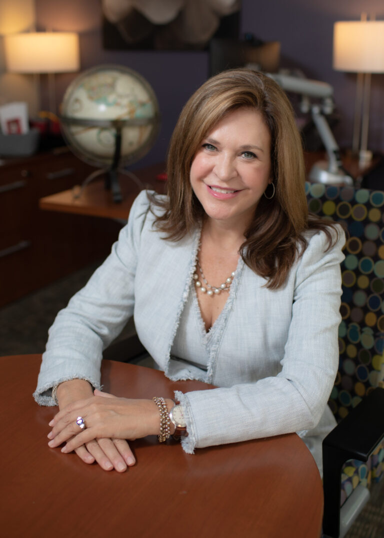 Professor Kelly McQueen (USA)